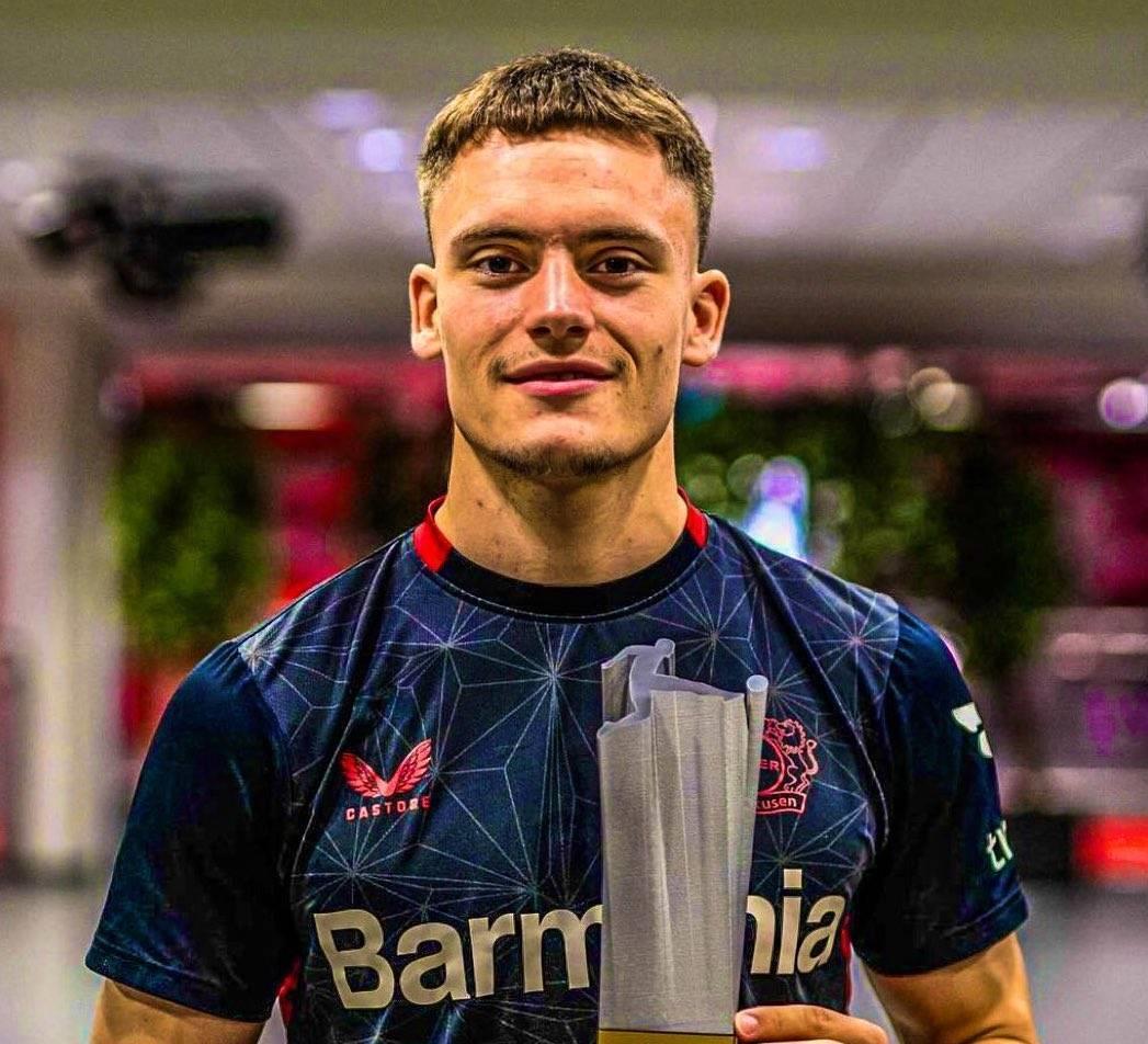 100T轻取HLE，Crisp线上压制力十足强强对话八强赛，点燃全场激情的简单介绍